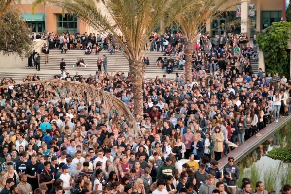 About 4,000 people showed up to remember the victims of  Friday night's bloody massacre in Isla Vista. (Erika Martin / Business Times photos)